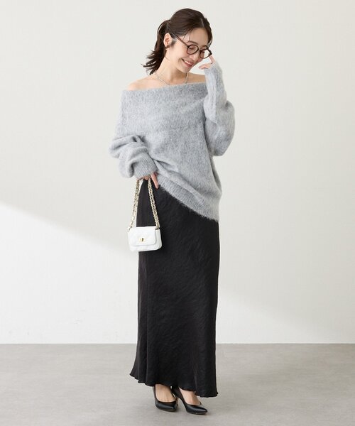 La boutique BonBon（ラブティックボンボン）の「【今すぐお届け！・最強モテニット】オフショルシャギーニット（ニット/セーター・レディース・グレー/ピンク/サックスブルー/レッド・FREE）」の11枚目の写真