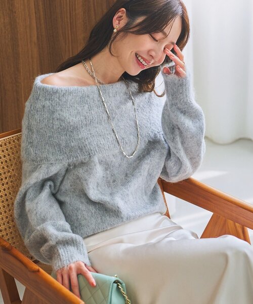 La boutique BonBon（ラブティックボンボン）の「【今すぐお届け！・最強モテニット】オフショルシャギーニット（ニット/セーター・レディース・グレー/ピンク/サックスブルー/レッド・FREE）」の14枚目の写真