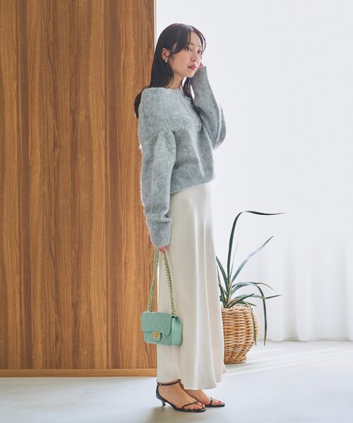 La boutique BonBon（ラブティックボンボン）の「【今すぐお届け！・最強モテニット】オフショルシャギーニット（ニット/セーター・レディース・グレー/ピンク/サックスブルー/レッド・FREE）」の19枚目の写真