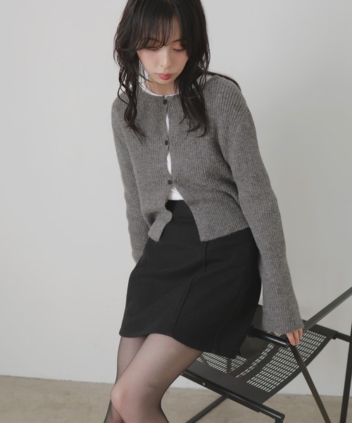 LIAN（リアン）の「センターホールリブニットカーディガン（カーディガン/ボレロ・レディース・ブラウン/レッド/チャコールグレー/ブラック・FREE）」の13枚目の写真