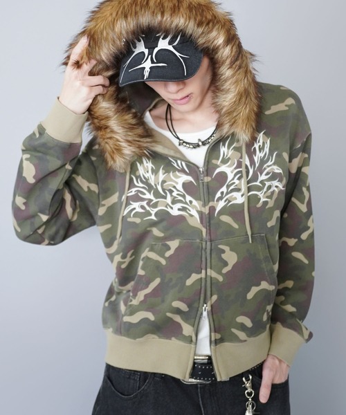 SPINNS(スピンズ)の「2WAY短丈ダブルジップパーカー/トライバルデザイン/フェイクファー取り外し可能(パーカー・メンズ・ブラック/杢グレー/ブラック系その他/ウッドランド・ONESIZE)」の4枚目の写真