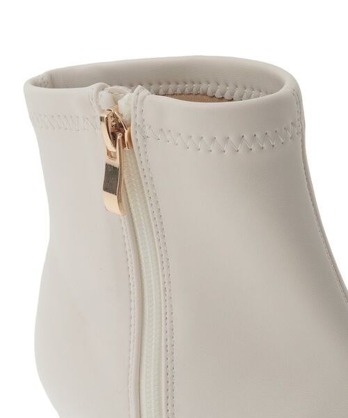 Green　Parks（グリーンパークス）の「RUPIS.ヒール金具ストレッチブーツ（ブーツ・レディース・ブラック/アイボリー・S/M/L）」の10枚目の写真