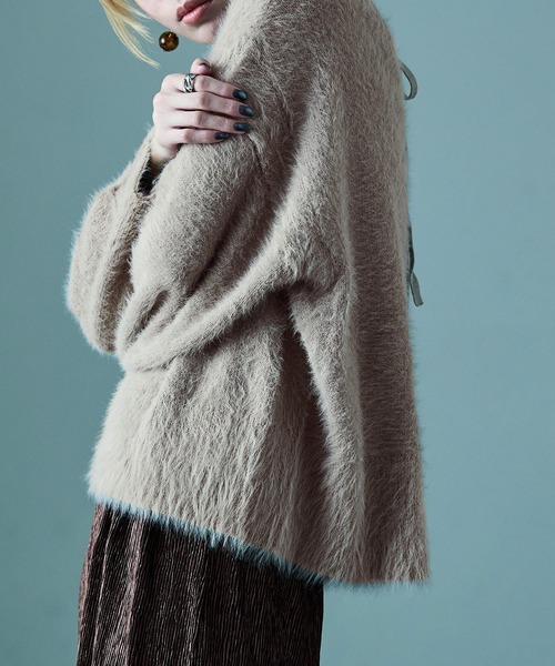 Fashion Letter(ファッションレター)の「シャギーニット バックリボン ニットプルオーバー(ニット/セーター・レディース・グレイッシュベージュ/ブラック/アイボリー・M)」の6枚目の写真