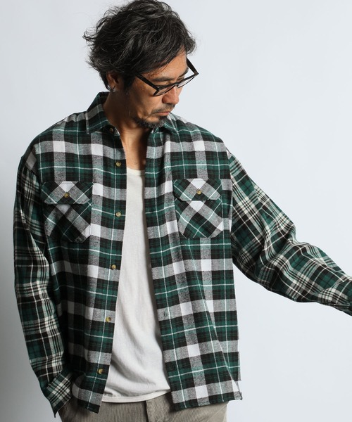 The DUFFER of ST.GEORGE（ザダファーオブセントジョージ）の「SWITCHING FLANNEL CHECK SHIRT：切替デザイン フランネル チェックシャツ（シャツ/ブラウス・メンズ・グリーン/ブラウン・X-LARGE/LARGE/MEDIUM）」の2枚目の写真