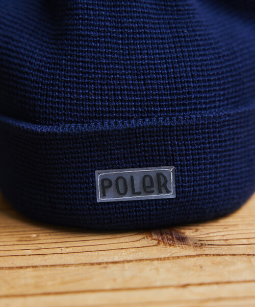 POLeR(ポーラー)の「POLeR × FREAK'S STORE/ポーラー × フリークスストア 別注 BEANIE ワンポイントロゴ ビーニー(ニットキャップ/ビーニー・メンズ・ブラック/ネイビー/オレンジ・ONE SIZE)」の19枚目の写真