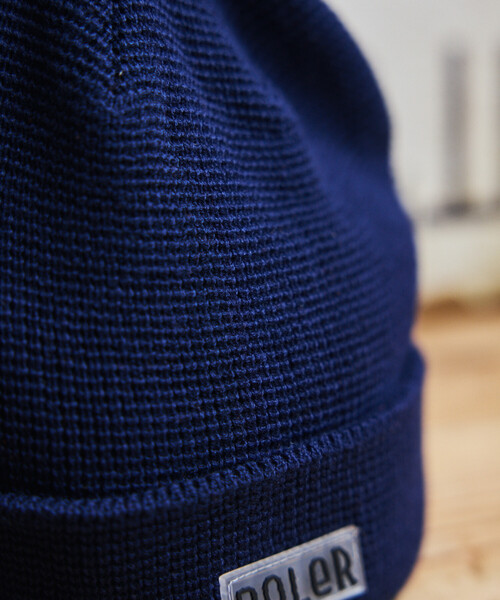 POLeR(ポーラー)の「POLeR × FREAK'S STORE/ポーラー × フリークスストア 別注 BEANIE ワンポイントロゴ ビーニー(ニットキャップ/ビーニー・メンズ・ブラック/ネイビー/オレンジ・ONE SIZE)」の20枚目の写真
