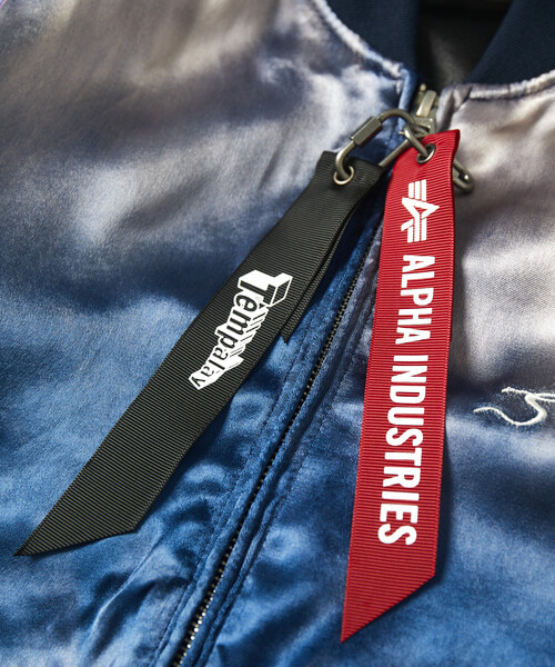 Alpha Industries（アルファインダストリーズ）の「Alpha Industries/アルファ インダストリーズ 別注 Tempaly × Alpha Industries × FREAK'S STORE エイジング加工 レーヨンサテン スカジャン（MA-1・メンズ・ブルー/ブラウン・SMALL/MEDIUM/LARGE/X-LARGE）」の10枚目の写真