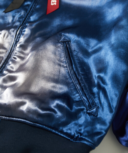 Alpha Industries（アルファインダストリーズ）の「Alpha Industries/アルファ インダストリーズ 別注 Tempaly × Alpha Industries × FREAK'S STORE エイジング加工 レーヨンサテン スカジャン（MA-1・メンズ・ブルー/ブラウン・SMALL/MEDIUM/LARGE/X-LARGE）」の13枚目の写真