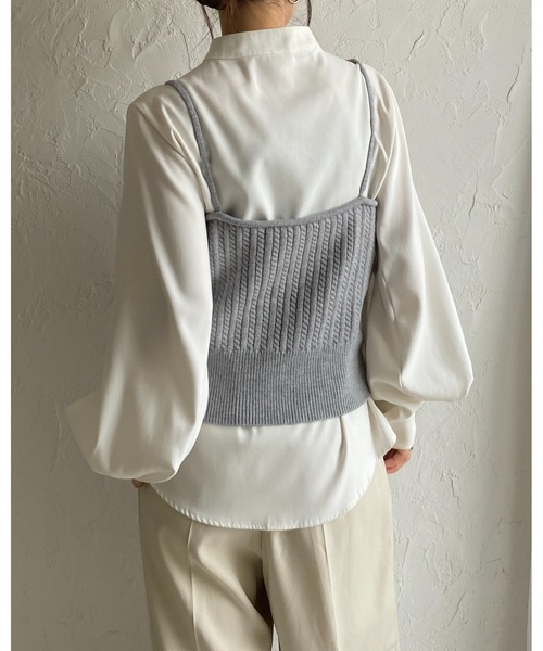 She's Closet（シーズクローゼット）の「ショート丈クロップドVネックミニケーブル編みニットビスチェキャミソール（ベスト・レディース・ブラウン/アイボリー/ブラック/グレー・FREE）」の9枚目の写真