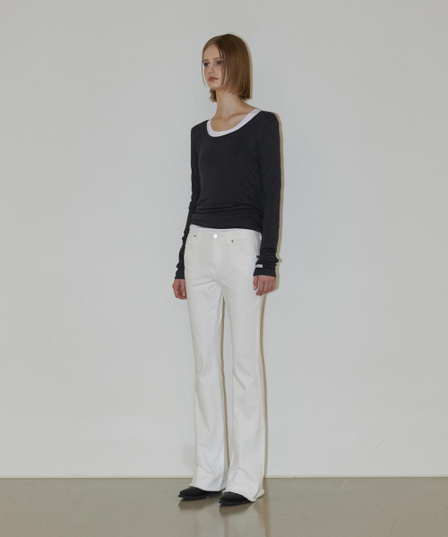 RENSE(レンセ)の「Mid-Rise Boot Cut Pants White(その他パンツ・レディース・その他・SMALL/MEDIUM)」の3枚目の写真