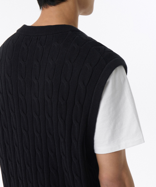 MUSINSA STANDARD（ムシンサスタンダード）の「コットンケーブルVネックニットベスト[ブラック]（ベスト・メンズ・その他・SMALL/MEDIUM/LARGE/X-LARGE/XX-LARGE）」の5枚目の写真