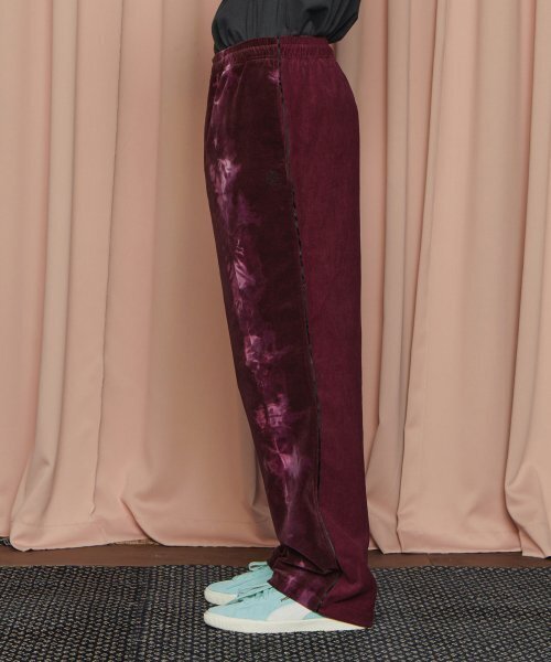 UNALLOYED（アナロイド）の「ベルベットコーデュロイパンツ / バーガンディ（その他パンツ・レディース・その他・LARGE/MEDIUM）」の3枚目の写真