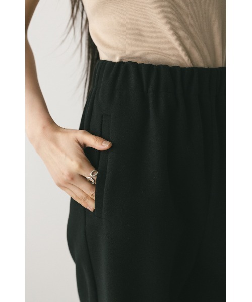 STYLEMIXER(スタイルミキサー)の「ヘムギャザーフォルムパンツ(スウェットパンツ・レディース・グレー/ブラック・SMALL/MEDIUM)」の4枚目の写真