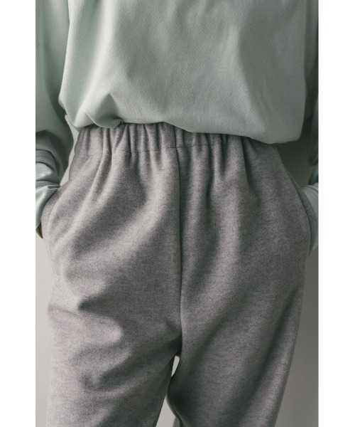 STYLEMIXER(スタイルミキサー)の「ヘムギャザーフォルムパンツ(スウェットパンツ・レディース・グレー/ブラック・SMALL/MEDIUM)」の13枚目の写真