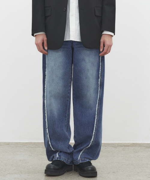 DECET（デケト）の「Curved Wide Jeans DCPT033SCBlueB（デニムパンツ・レディース・その他・26/28/30/32/34）」の2枚目の写真