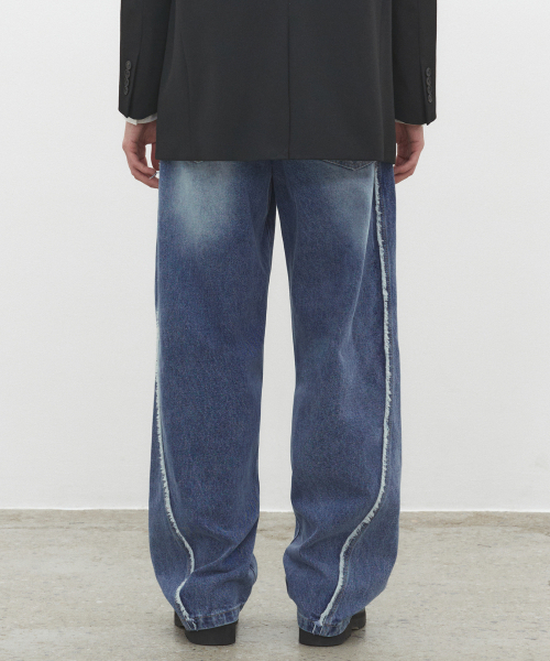 DECET（デケト）の「Curved Wide Jeans DCPT033SCBlueB（デニムパンツ・レディース・その他・26/28/30/32/34）」の4枚目の写真
