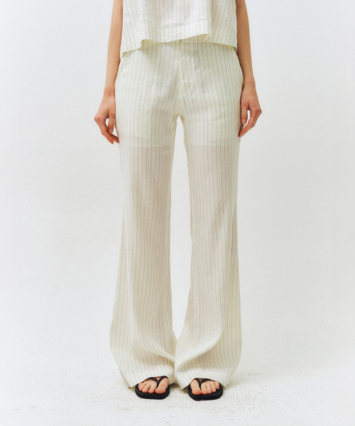 CITTA(シータ)の「リネンピンストライプブーツカットパンツ_CTB550(ホワイト)(スラックス・レディース・ホワイト・SMALL/MEDIUM/LARGE)」の1枚目の写真
