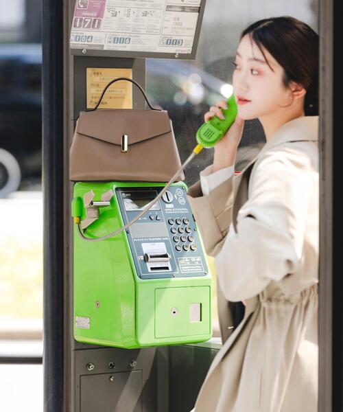 RODE SKO(ロデスコ)の「フラップワンハンドルバッグ(ハンドバッグ・レディース・アイボリー/ブラック/モカ・ONE)」の21枚目の写真