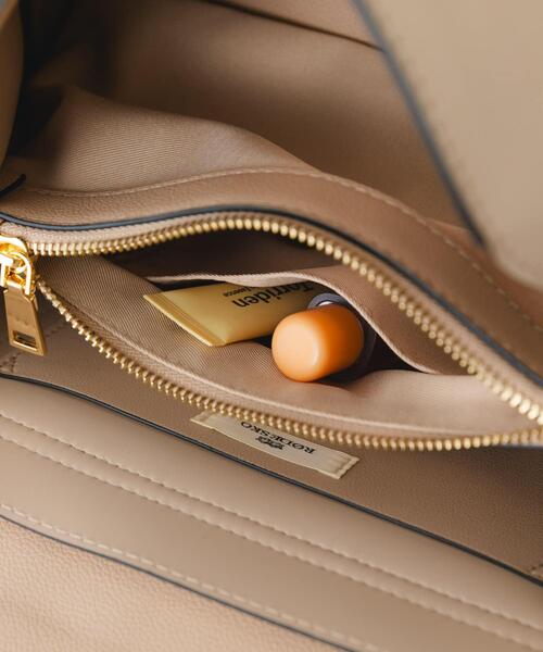 RODE SKO(ロデスコ)の「フラップワンハンドルバッグ(ハンドバッグ・レディース・アイボリー/ブラック/モカ・ONE)」の6枚目の写真