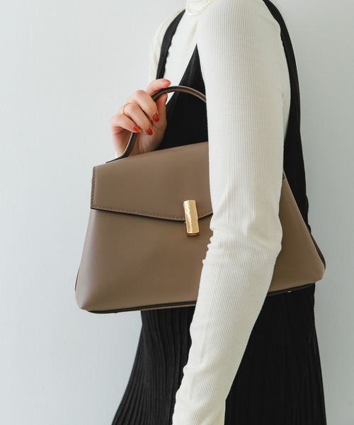 RODE SKO(ロデスコ)の「フラップワンハンドルバッグ(ハンドバッグ・レディース・アイボリー/ブラック/モカ・ONE)」の18枚目の写真