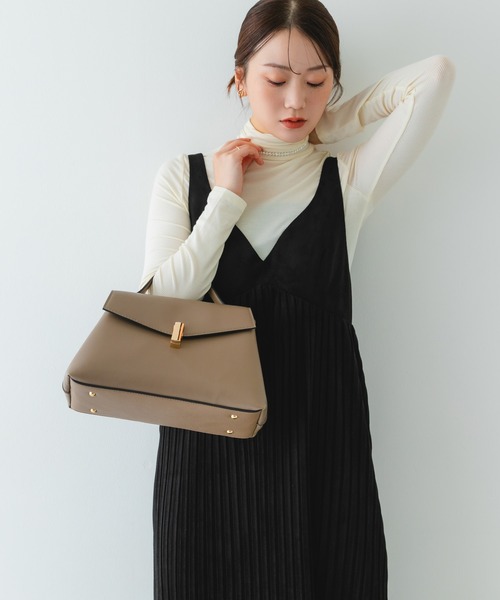 RODE SKO(ロデスコ)の「フラップワンハンドルバッグ(ハンドバッグ・レディース・アイボリー/ブラック/モカ・ONE)」の19枚目の写真