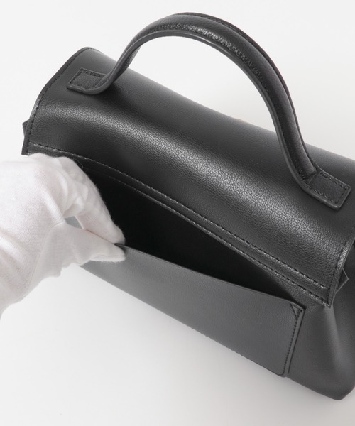 RODE SKO(ロデスコ)の「フラップワンハンドルバッグ(ハンドバッグ・レディース・アイボリー/ブラック/モカ・ONE)」の6枚目の写真