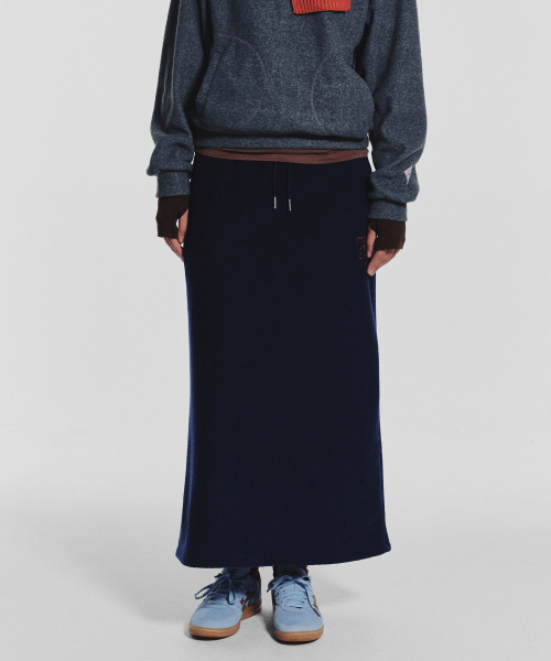 MENASOO(ミナス)の「Terry Fleece Long Skirt_Navy(スカート・レディース・ネイビー・1/2)」の2枚目の写真