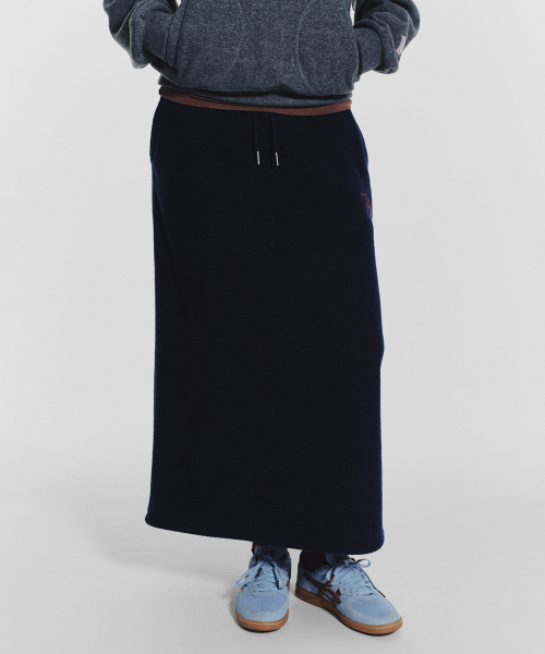 MENASOO(ミナス)の「Terry Fleece Long Skirt_Navy(スカート・レディース・ネイビー・1/2)」の4枚目の写真