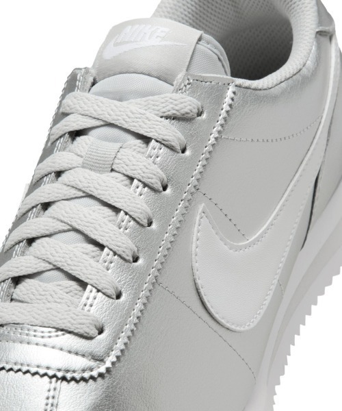 NIKE(ナイキ)の「NIKE Cortez(ナイキ ウィメンズ コルテッツ)(スニーカー・レディース・ブラック系・23cm/25cm/24.5cm/24cm/23.5cm)」の9枚目の写真