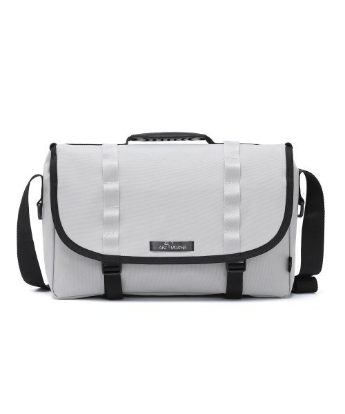 ART MUSHR(アートマッシュール)の「two wave messenger bag (gray)(メッセンジャーバッグ・レディース・その他・FREE)」の2枚目の写真
