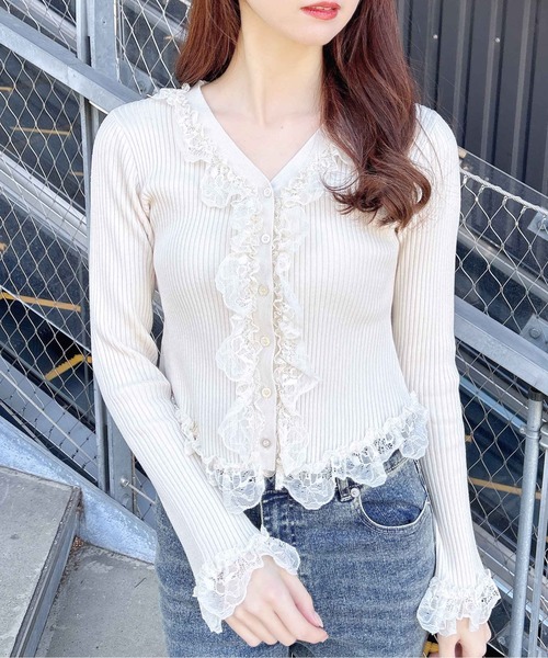 INGNI（イング）の「フリルレースドッキングリブニットカーディガン（カーディガン/ボレロ・レディース・ブラック/アイボリー/グレー・M）」の2枚目の写真