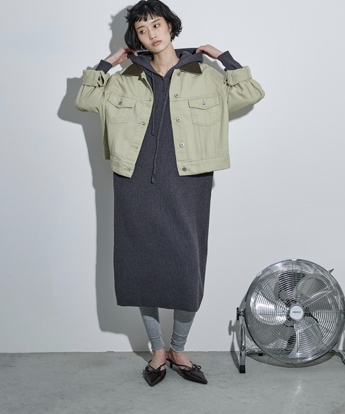 THE YOn(ザヨン)の「ラグランフーディーリブニットワンピース(ワンピース・レディース・ブラック/アイボリー/チャコールグレー・FREE)」の2枚目の写真