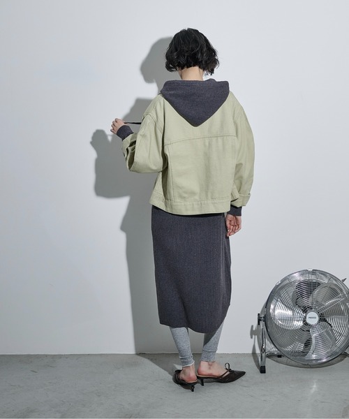 THE YOn(ザヨン)の「ラグランフーディーリブニットワンピース(ワンピース・レディース・ブラック/アイボリー/チャコールグレー・FREE)」の12枚目の写真