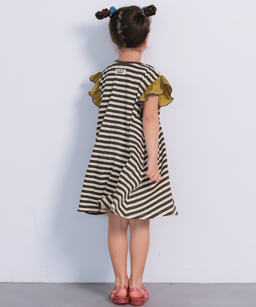 MARKEY'S(マーキーズ)の「サテンフリルショルダーワンピース(ワンピース・キッズ・ブラック系その他/ライトブルー/ホワイト系その他/グリーン系その他・110/100/90/80/130/120/150/140)」の12枚目の写真