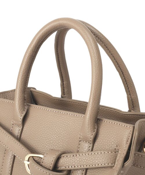 YECCA VECCA（イェッカヴェッカ）の「2wayベルトデザインハンドバッグ（ハンドバッグ・レディース・ベージュ/ブルー/アイボリー・FREE）」の9枚目の写真
