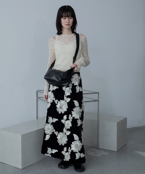 VACANCY（ヴァカンシー）の「花柄ロープ刺繍ナロースカート（スカート・レディース・ホワイト/ブラック・FREE）」の12枚目の写真