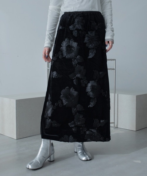 VACANCY（ヴァカンシー）の「花柄ロープ刺繍ナロースカート（スカート・レディース・ホワイト/ブラック・FREE）」の15枚目の写真