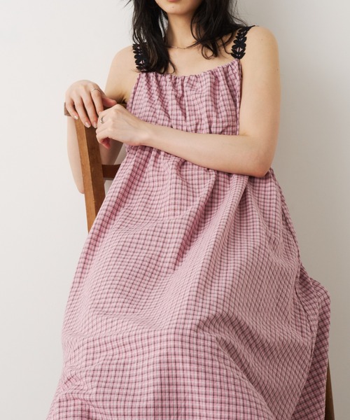 Unitage（ユニテージ）の「モチーフチェックキャミワンピース（ワンピース・レディース・ブラック/ブルー/ピンク・FREE）」の19枚目の写真