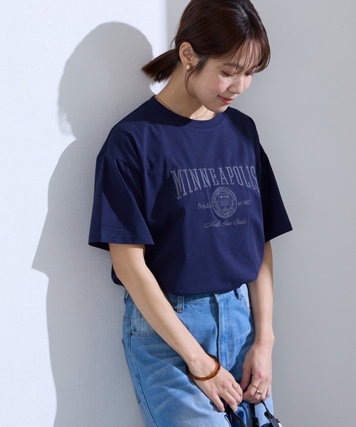 Aunely（オーネリー）の「【Aunely】涼しげ アーバンニュアンス アソート グラフィック 半袖 Tシャツ ＜YOSOOIシリーズ＞（Tシャツ/カットソー・レディース・スミクロ/ブラック系2/オフホワイト/ホワイト系2/グレイッシュベージュ/ホワイト系/ブラック系/ネイビー・M/L）」の8枚目の写真