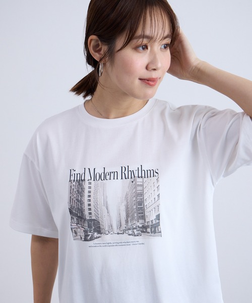 Aunely（オーネリー）の「【Aunely】涼しげ アーバンニュアンス アソート グラフィック 半袖 Tシャツ ＜YOSOOIシリーズ＞（Tシャツ/カットソー・レディース・スミクロ/ブラック系2/オフホワイト/ホワイト系2/グレイッシュベージュ/ホワイト系/ブラック系/ネイビー・M/L）」の12枚目の写真