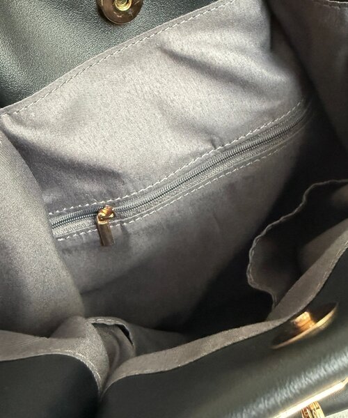 Chez toi（シェトワ）の「合皮グレイスフロントベルトトート（トートバッグ・レディース・アイボリー/ブラック/ベージュ・FREE）」の17枚目の写真