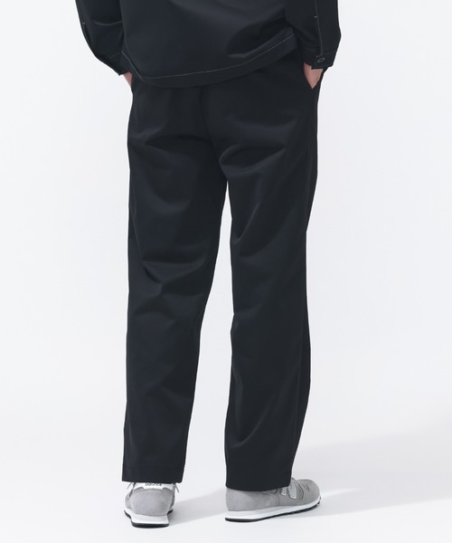 NEW BALANCE(ニューバランス)の「【別注】ニューバランス New Balance チノスタイルストレートパンツ 限定コラボ(チノパンツ・メンズ・ブラック・M/L/LL/S)」の2枚目の写真