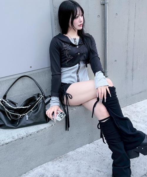 Never mind the XU / Chikashitsu+（ネバーマインド ザ エックスユー / チカシツプラス）の「【nmtc+】2way belt vintage shoulder Bag / 【エヌエムティーシープラス】ツーウェイベルトビンテージショルダーバッグ（ショルダーバッグ・メンズ・ブラック/ホワイト/ブラック系その他/シルバー・ONE SIZE）」の9枚目の写真