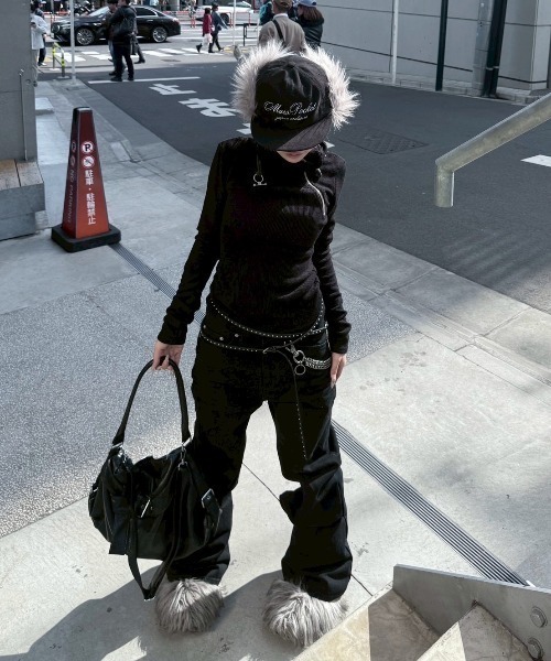 Never mind the XU / Chikashitsu+（ネバーマインド ザ エックスユー / チカシツプラス）の「【nmtc+】2way belt vintage shoulder Bag / 【エヌエムティーシープラス】ツーウェイベルトビンテージショルダーバッグ（ショルダーバッグ・メンズ・ブラック/ホワイト/ブラック系その他/シルバー・ONE SIZE）」の10枚目の写真