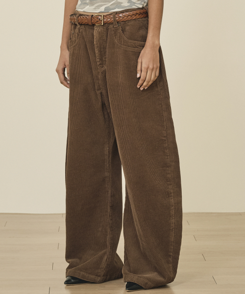 TAKEASY（テイクイージー）の「コーデュロイカーブドJパンツ（ブラウン）（その他パンツ・メンズ・その他・SMALL/MEDIUM/LARGE/X-LARGE）」の2枚目の写真