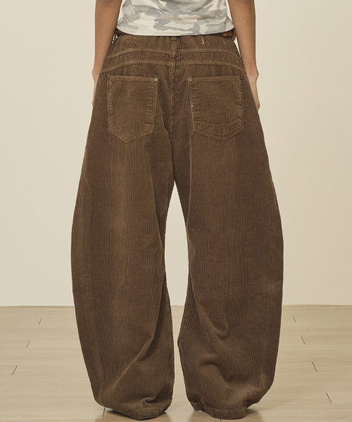 TAKEASY（テイクイージー）の「コーデュロイカーブドJパンツ（ブラウン）（その他パンツ・メンズ・その他・SMALL/MEDIUM/LARGE/X-LARGE）」の3枚目の写真