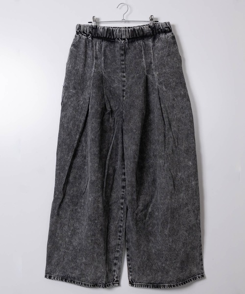 JOHN'S CLOSET（ジョンズクローゼット）の「【50】2タックスーパーワイドイージーデニムパンツ（デニムパンツ・メンズ・ブラック系その他/ワンウォッシュ/ブラック/ブルー系その他2/キナリ・FREE）」の3枚目の写真