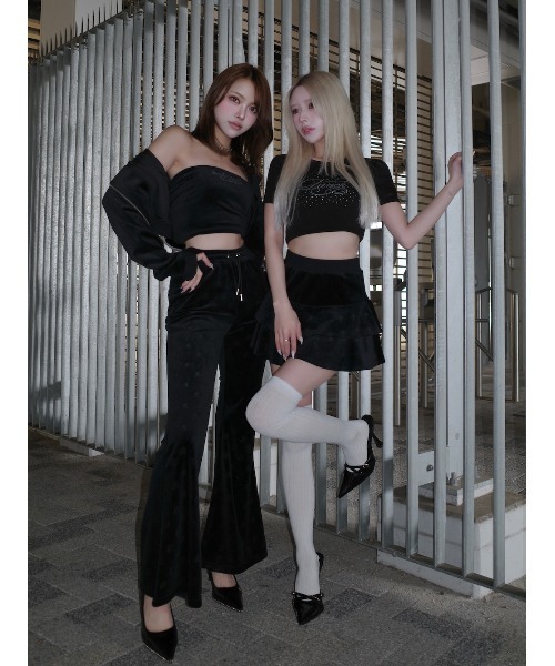 Darich(ダーリッチ)の「シグネチャーDRベロアフレアパンツ(その他パンツ・レディース・ホワイト/ベビーピンク/ブラック・FREE)」の5枚目の写真