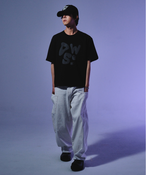 DWSE(ディーダブリューエスイー)の「ラウンドロゴTシャツ(ブラック)(Tシャツ/カットソー・メンズ・その他・MEDIUM/LARGE)」の3枚目の写真