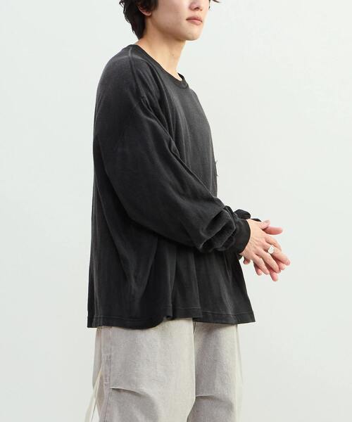 CONVERSE TOKYO(コンバーストウキョウ)の「PIGMENT DYED PATCH LONGSLEEVE TEE(Tシャツ/カットソー・レディース・レッド/ホワイト/ブラック・SMALL/MEDIUM)」の9枚目の写真